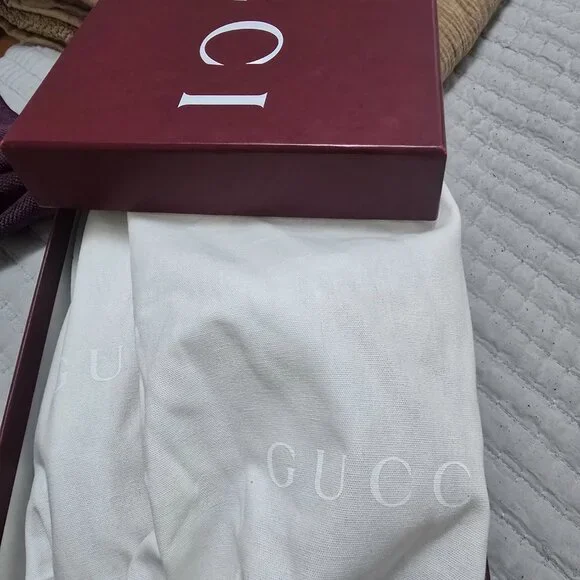 Gucci Sneakers - Picture 2 of 7